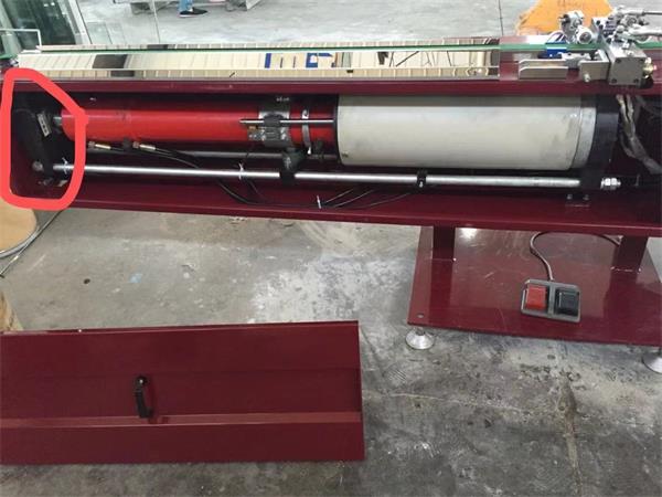 關(guān)于密封膠對于中空玻璃自動打膠機的重要性